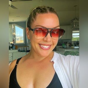 Quay Red ombré sunglasses